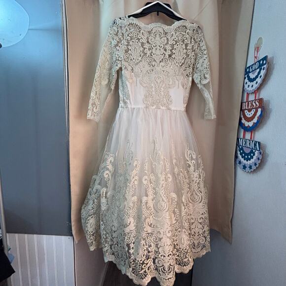 Chi Chi London Size 6 - Picture 2 of 6